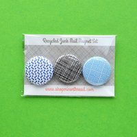 Magnet Set Recycled Junk Mail 1" Runde Magnete von minorthread