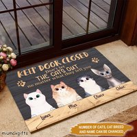 Personalisierte Katzen Fußmatte, Benutzerdefinierte Katzenmatte, Katzenteppich, Tür Geschlossen Halten Lassen Sie Nicht Raus Katzenliebhaber Personalisierte Katzen Fußmatte, Benutzerdefinierte Katzenmatte, Katzenteppich, Tür Geschlossen Halten Lassen Sie Nicht Raus Katzenliebhaber von miumaxgifts