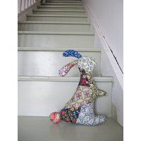 Made-To-Order | 1 - 2 Wochen-Bunny Rabbit Form Patchwork Kissen, Plüschtier, Stoffpuppe- William Morris/Kimono Liberty Fabrics von miwary