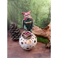 Keramik Engel Auf Lichtkugel Unikat - Schutzengel Weihnachtsengel Weihnachtsdeko Adventsdeko von mjArtsKeramik