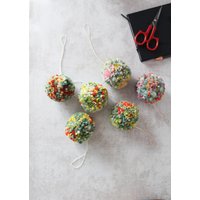 Urlaub Tinsel Pom Poms Ornamente - Einzigartiges Unikat Du Hast Die Wahl von mochablueFiberart