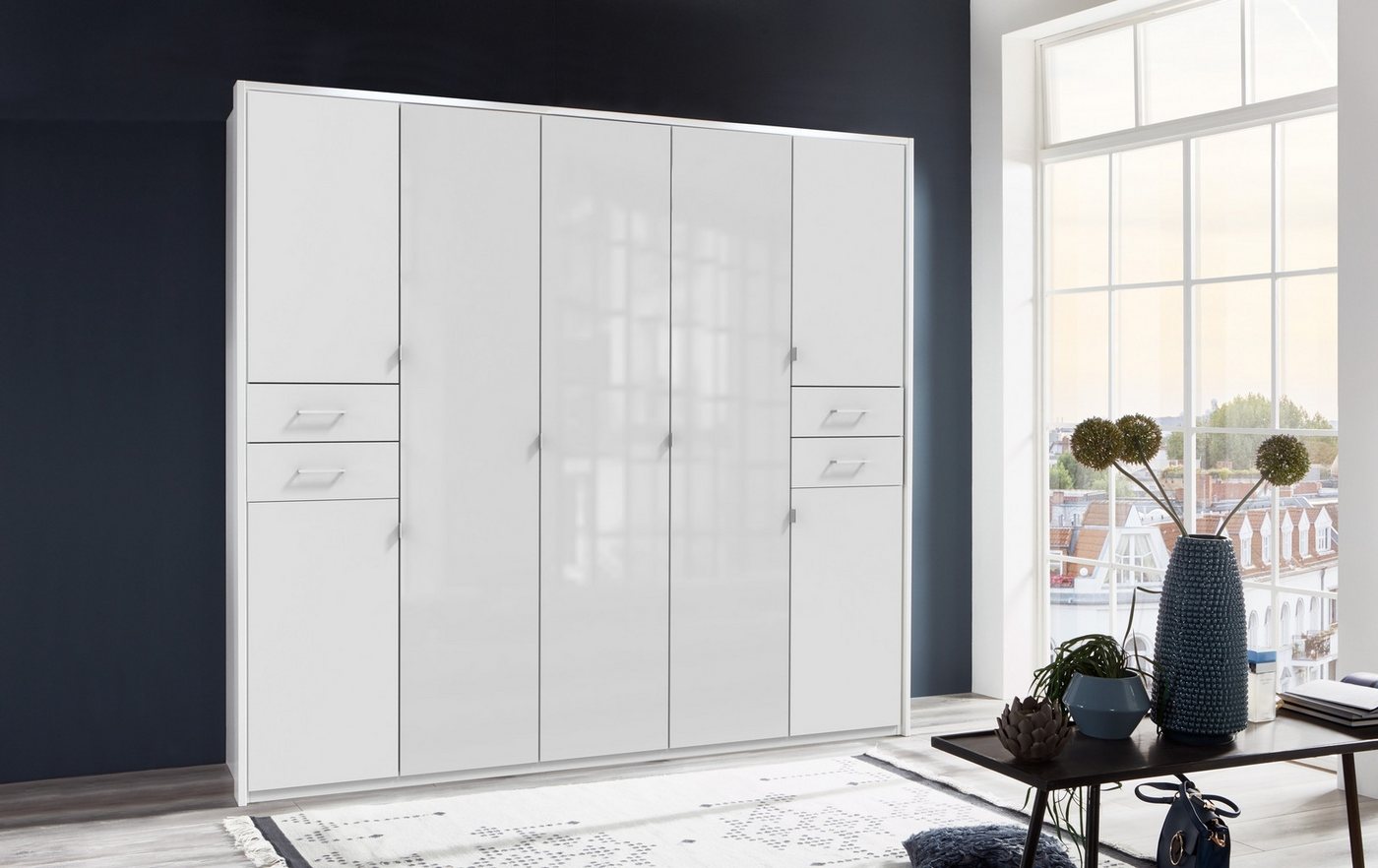 möbelando Drehtürenschrank in WEISS + GLAS WEISS - 225x208x58cm (BxHxT) von möbelando