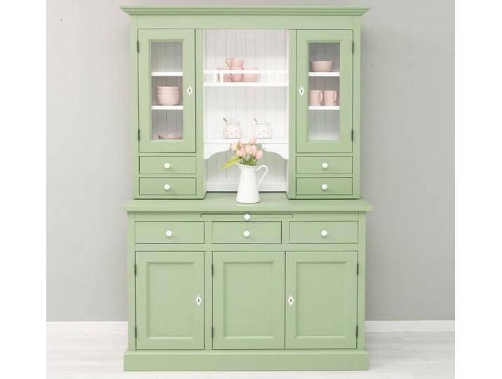 Buffetschrank im Landhausstil blassgrün und weiß Buffetschrank im Landhausstil blassgrün und weiß von moebro