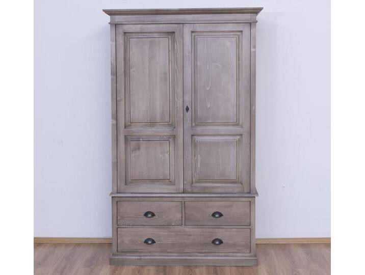 Landhaus-Kleiderschrank graubraun gebürstet von moebro
