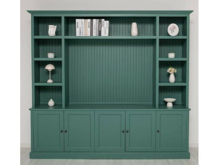 Wohnwand im Landhausstil patinagrün von moebro