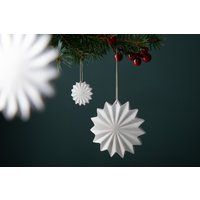 Weihnachtsanhänger Sterne Plisseefaltung Aus Leichtem Beton in Hellem Grau von moijdesign