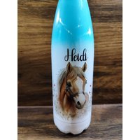 Trinkflasche, Thermoflasche, Bunt, Mit Namen, Pferd, Schule, Kiga, Sport, Wasserflasche, Pferdeflasche, Pferdetrinkflasche Trinkflasche, Thermoflasche, Bunt, Mit Namen, Pferd, Schule, Kiga, Sport, Wasserflasche, Pferdeflasche, Pferdetrinkflasche von momentevollliebe