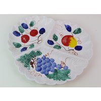 Dekorativer Keramikteller Mit Obst-Malerei Und Unterteilung Dekorativer Keramikteller Mit Obst-Malerei Und Unterteilung von monamievintageDE