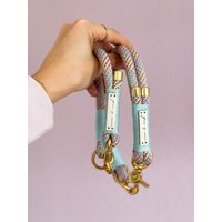 Hundeleine Und Halsband Set „Happy" Für Große Kleine Hunde in Bunten Sommerfarben Mit Goldenem Karabiner von moonandneck
