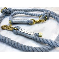 Pastellgrau/Grau Hundeleine „Fluffy" Aus Baumwolltau Mit Goldenen Scherenkarabinern, Verschiedene Größen Und Farben Wählbar von moonandneck