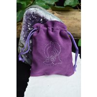 Runen Tasche Kristall Aufbewahrungsbeutel Hase Und Mond Hand Verziert Samt Hexerei Altar Werkzeug Pagan Wicca von moongoddessgardenart