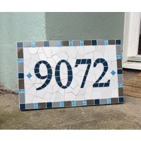 Mosaik Hausnummer, Auf Bestellung Mit Verschiedenen Größen, Farben Und Themen Zur Verfügung von mosaicsbyhippo