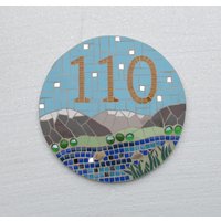 Mosaik Hausnummer Schild Benutzerdefinierte Bergblick Schild Mosaik Hausnummer Schild Benutzerdefinierte Bergblick Schild von mosaicsbyhippo