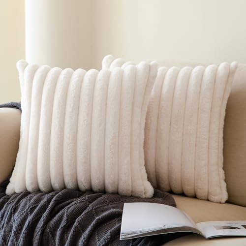 mosayt 45x45 Kissenbezug Kunstfell 2er Set gestreift Weiss Creme Ultra weich flauschig Dekorative Kissenbezüge Kissenhülle Dekokissen Couchkissen Sofakissen Deko für Wohnzimmer Winter von mosayt