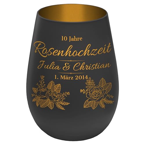 Windlicht mit Gravur ''10 Jahre Rosenhochzeit'' - Schwarz/Gold - Glas Teelichthalter personalisierbar mit Wunschtext - Geschenk zu Valentinstag Hochzeit Verlobung Jahrestag Windlicht mit Gravur ''10 Jahre Rosenhochzeit'' - Schwarz/Gold - Glas Teelichthalter personalisierbar mit Wunschtext - Geschenk zu Valentinstag Hochzeit Verlobung Jahrestag von mtb more energy