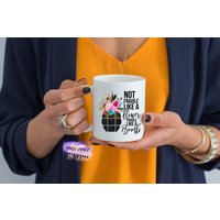 Nicht Zerbrechlich Wie Eine Blume Ein Bombenbecher | Notorious Rbg Tasse Ruth Bader Ginsburg Geschenk Für Sie von mugandcrafts