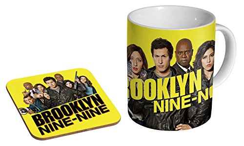 Brooklyn Nine 9 gelbe Keramik-Kaffeetasse + Untersetzer, Geschenkset ... von mugmart