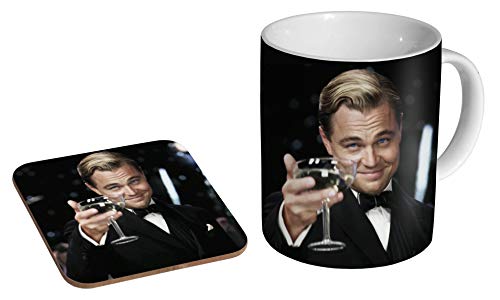 Leonardo Dicaprio Gatsby Cheers Keramik-Kaffeetasse + Untersetzer, Geschenkset von mugmart