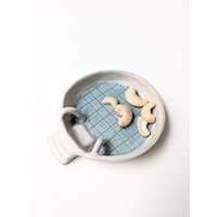 Handgefertigte Mini-Poolschale Aus Emailliertem Steinzeug, Für Ihren Aperitif Oder Als Dekoration, Von Hand Gefertigt von mumuinparis