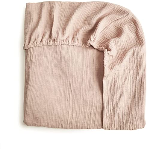 mushie Extra weiches Musselin-Spannbetttuch für Kinderbett, atmungsaktiv, 100% Baumwolle, elastische Ecken, vorgewaschen, 71 cm x 132 cm (Blush, Medium) von mushie
