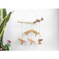 Hölzernes Kolibri-Windspiel, Hängendes Windspiel, Kolibri Hängend, Holzschnitzerei, Hochzeitsgeschenk Und Dekorationen, Spezielle Handgemachte von mushroomcentre