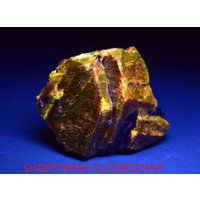 198 Karat Natürliche Kurze Welle Fluoreszierender Zirkon Teilkristall von mussaminerals