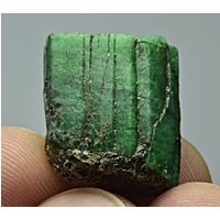 23 Karat Einzigartiger Naturgrüner Smaragd Kristall Kombiniert Mit Pyrit von mussaminerals