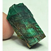 38 Karat Beendeter Natürlicher Tiefgrüner Smaragdkristall Mit Pyrit @ Panjsher Afghan von mussaminerals