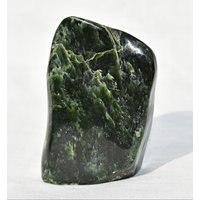 429 Gramm Superb Quality Selbststehender Nephrit Jade Polierter Stein von mussaminerals