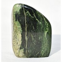 438 Gramm Natürlicher Selbst Stehender Nephrit Jade Polierter Stein von mussaminerals