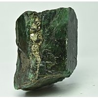 44 Karat Naturgrüner Smaragd Kristall Kombiniert Mit Pyrit von mussaminerals