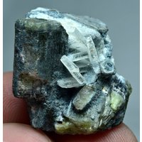 49 Karat Ungewöhnlicher Vorobyevit Beryll Rosterit Kristall Mit Turmalin von mussaminerals