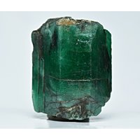 Naturgrüne Farbe Smaragd Kristall Kombiniert Mit Pyrit 26 Karat von mussaminerals