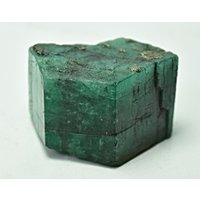Naturgrüne Farbe Smaragdkristall Kombiniert Mit Pyrit 14, 60 Karat von mussaminerals