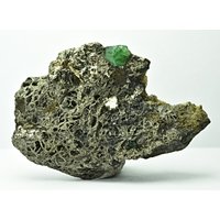 Naturgrüner Smaragd Kristall Auf Geätzter Pyrit Matrix 54 Karat von mussaminerals