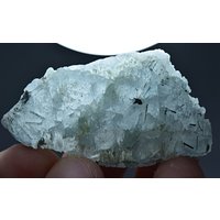 Ungewöhnlicher Natürlicher Geätzter Vorobyevit Beryll Mit Turmalin Auf Matrix 57 Gramm von mussaminerals