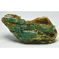 Wunderschöner Natürlicher Smaragd Kristall Bund Auf Einer Dünnen Matrix 72 Karat von mussaminerals