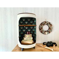 Ölfass-Nachttisch Mit Holzregalen - Einzigartiger Runder Kleiner Tisch Lumpy Barrels Als Heimdekoration von myLumpy