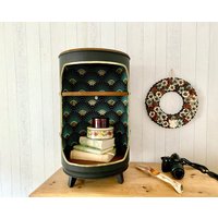 Runder Beistelltisch Mit Schönem Design - Weihnachtsgeschenke-Nachttisch Holzregal Bürodekor-Würfel-Beistelltisch Runder Beistelltisch Mit Schönem Design - Weihnachtsgeschenke-Nachttisch Holzregal Bürodekor-Würfel-Beistelltisch von myLumpy