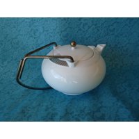 Bernardaud Limoges France Stream Line Dreieckiges Design Platin Grautöne Und Pink - Eingestellt 1, 5 Qt. | 6 Tassen Teekanne Mit Metallgriff von mySERENDIPITYresales