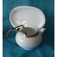 Bernardaud Limoges France Stream Line Dreieckiges Design Platingrau Und Pink - 2 Tassen Sauciere Unterplatte/Tablett Mit Metallgriff von mySERENDIPITYresales