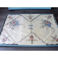 Vintage Bestickte Leinentischdecke Und Servietten Set - 54 X 72 Creme Pastell Blumentischdecke Ungeöffnete Originalverpackung -Country Shabby Chic von myTreasureNook