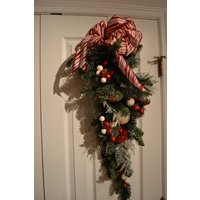 Handgemachter Weihnachtlicher Türanhänger Teardrop/Swag Handgemachter Weihnachtlicher Türanhänger Teardrop/Swag von myfamilyquilts