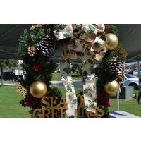 Handgemachter Weihnachtskranz "Seasons Greetings" Handgemachter Weihnachtskranz "Seasons Greetings" von myfamilyquilts