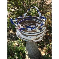 Mehrfarbige Wäscheleine Gehäkelter Korb von mykoalakrafts