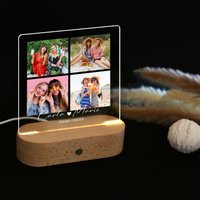 Friends - Beleuchtetes Led-Bild Mit Holzständer Personalisiertes Acryl-Glasbild Eigenem Foto Geschenk Für Geburtstag, Paare, Freunde Friends - Beleuchtetes Led-Bild Mit Holzständer Personalisiertes Acryl-Glasbild Eigenem Foto Geschenk Für Geburtstag, Paare, Freunde von mypaperyshop
