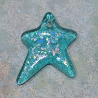 Weihnachtsstern Ornament, Transparentes Aqua Blaues Glas Mit Dichroic, Verschmolzenes Unikat, Sofort Versandfertig - Star -20 von mysassyglass