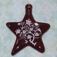stern, Weihnachtsverzierung Mit Blumenmuster, Dunkel Burgunderroter Ornament Aus Geschmolzenem Glas, Glaskunst - Floral -20 stern, Weihnachtsverzierung Mit Blumenmuster, Dunkel Burgunderroter Ornament Aus Geschmolzenem Glas, Glaskunst - Floral -20 von mysassyglass
