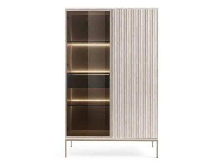 NADUVI Collection Vitrine Gisela Beige aus MDF 104x166x39 cm NADUVI NADUVI Collection Vitrine Gisela Beige aus MDF 104x166x39 cm NADUVI von naduvi
