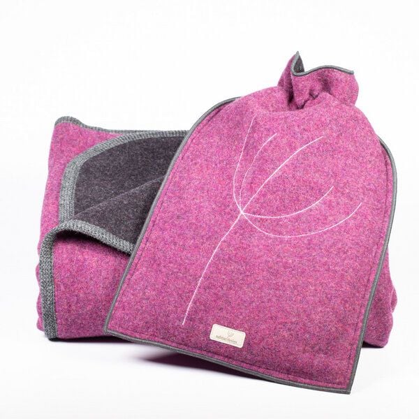 nahtur-design Baby- und Kinder - Wolldecke mit passender Ökowärmflasche im Set aus kuscheligem Flauschloden nahtur-design Baby- und Kinder - Wolldecke mit passender Ökowärmflasche im Set aus kuscheligem Flauschloden von nahtur-design